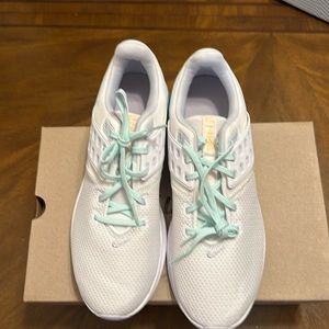 NIKE Women’s Air Max Bella TR/4 White Green Sneakers Size 12